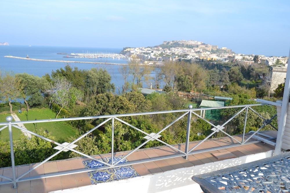 Piccolo Tirreno Hotel Residence Procida Ngoại thất bức ảnh