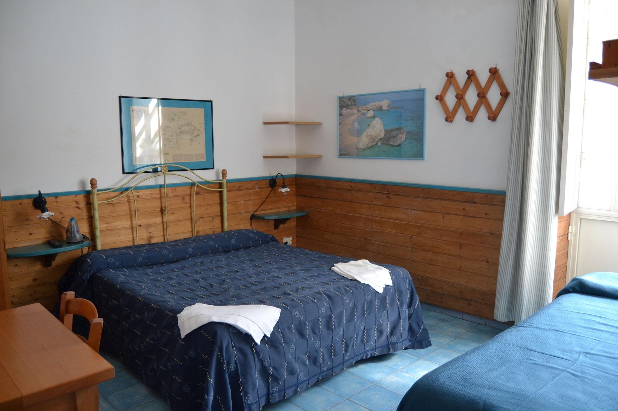 Piccolo Tirreno Hotel Residence Procida Ngoại thất bức ảnh