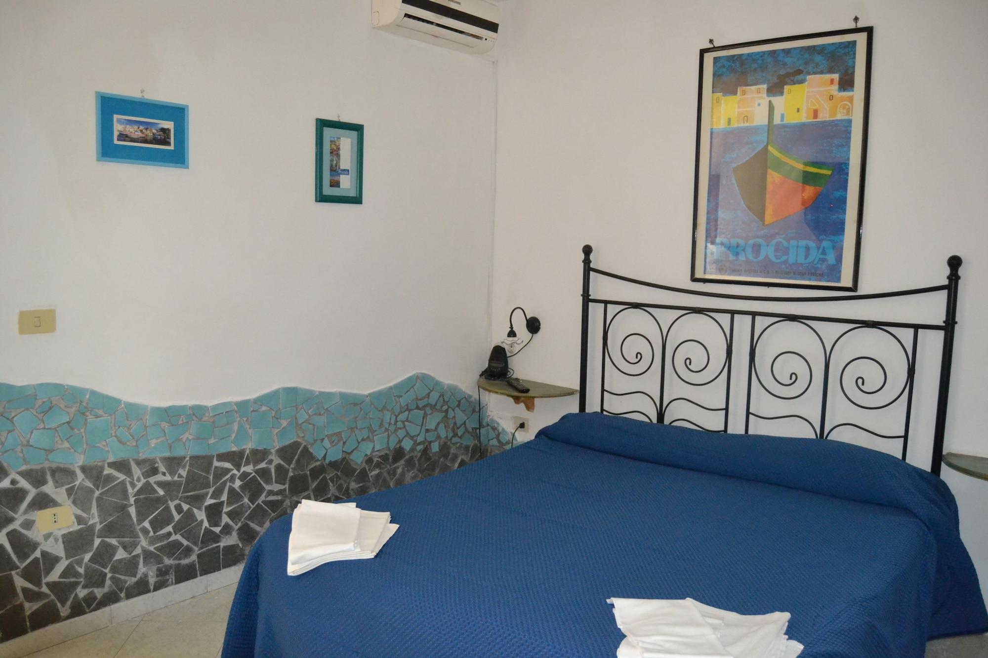 Piccolo Tirreno Hotel Residence Procida Ngoại thất bức ảnh