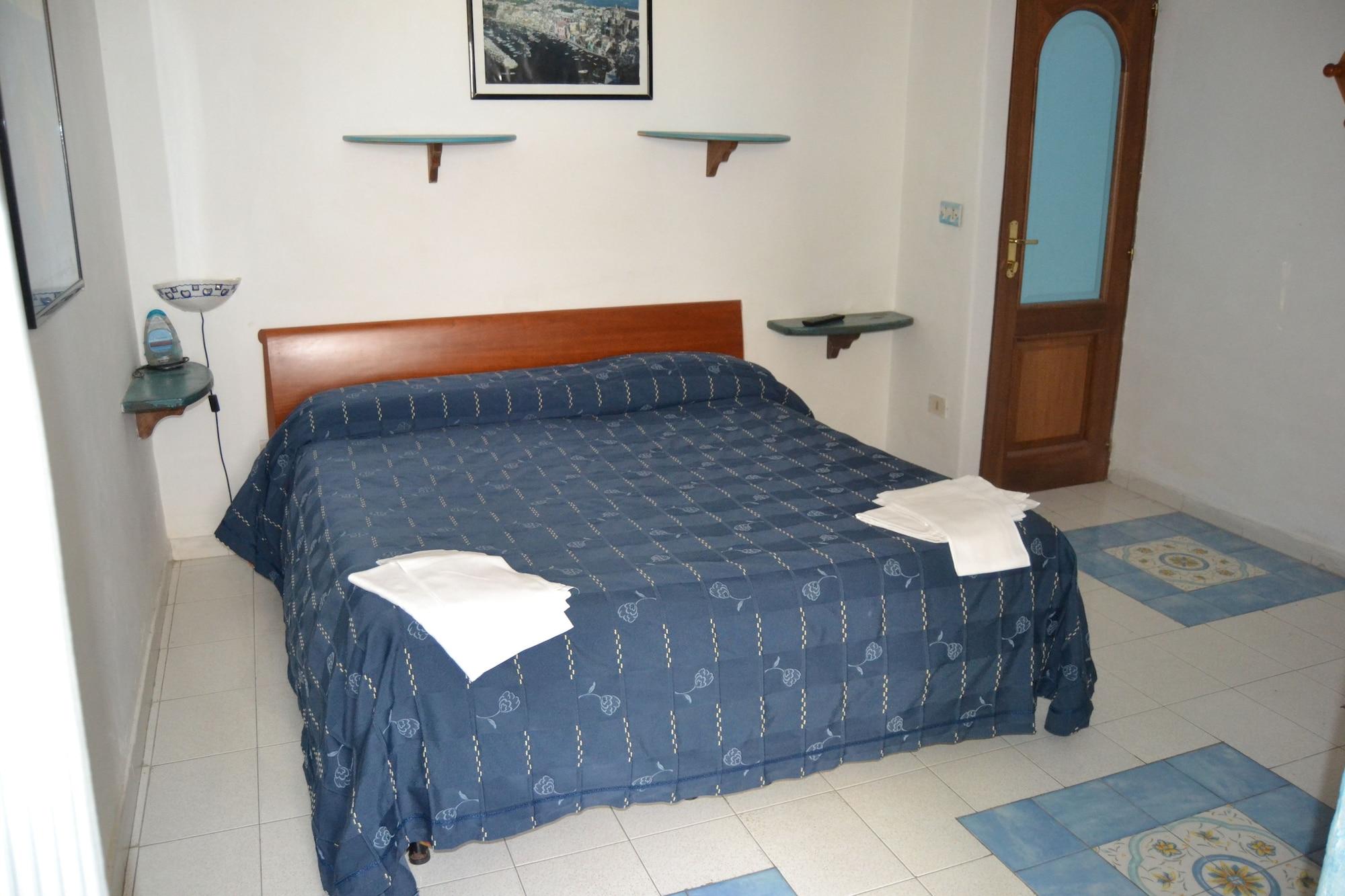 Piccolo Tirreno Hotel Residence Procida Ngoại thất bức ảnh