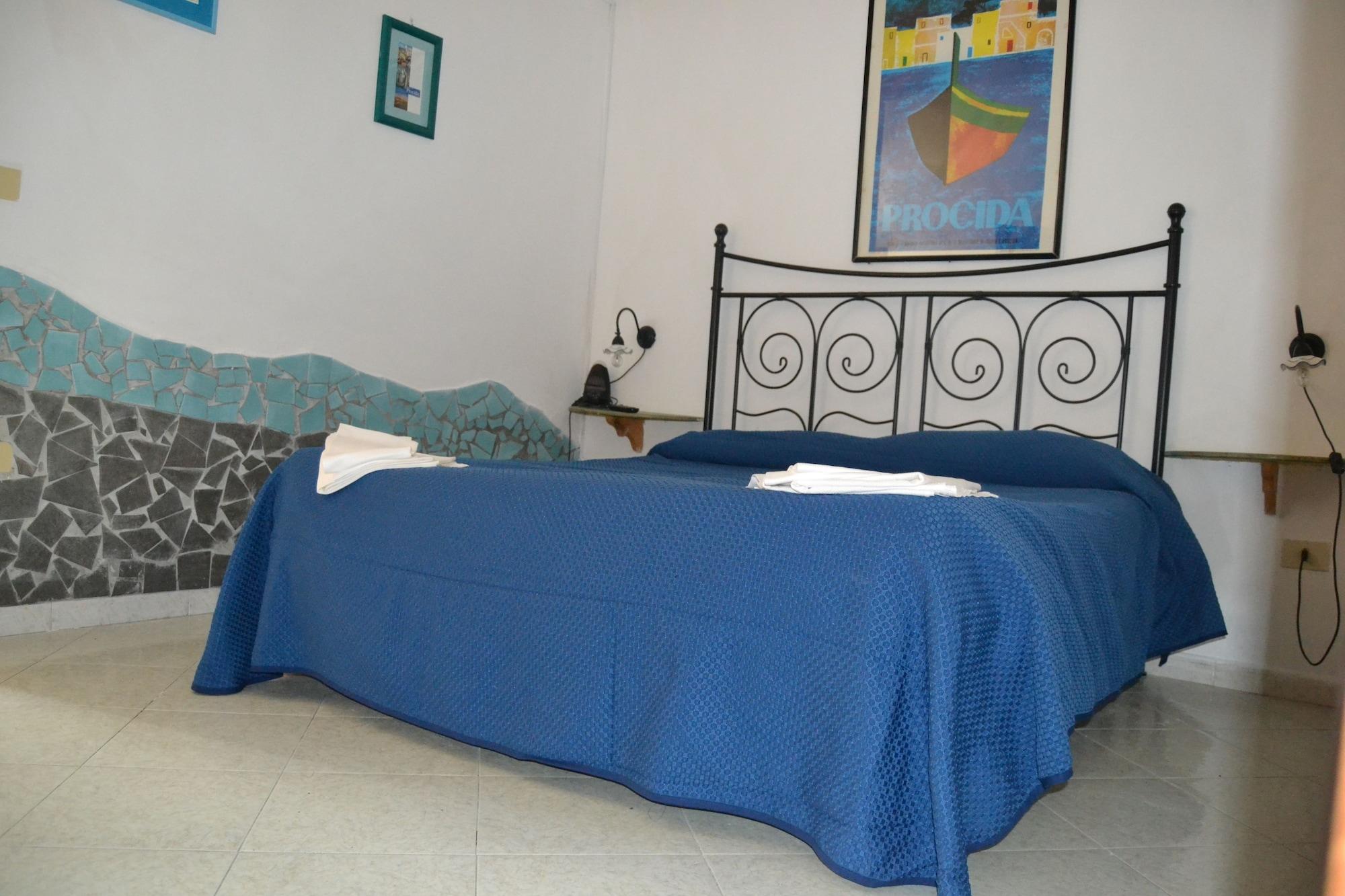 Piccolo Tirreno Hotel Residence Procida Ngoại thất bức ảnh