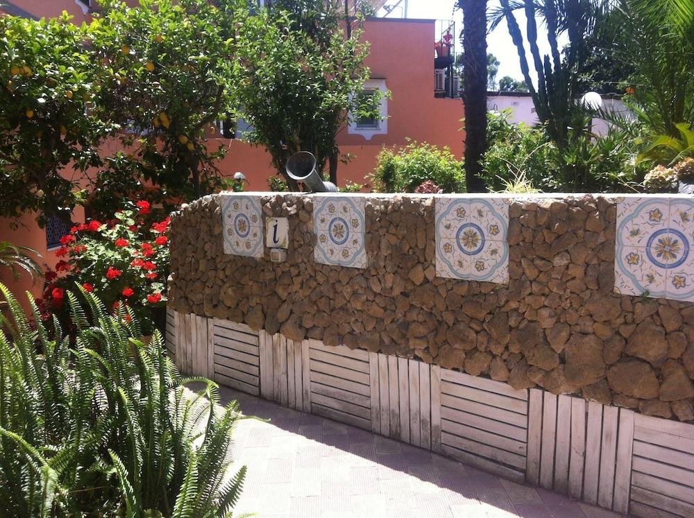 Piccolo Tirreno Hotel Residence Procida Ngoại thất bức ảnh
