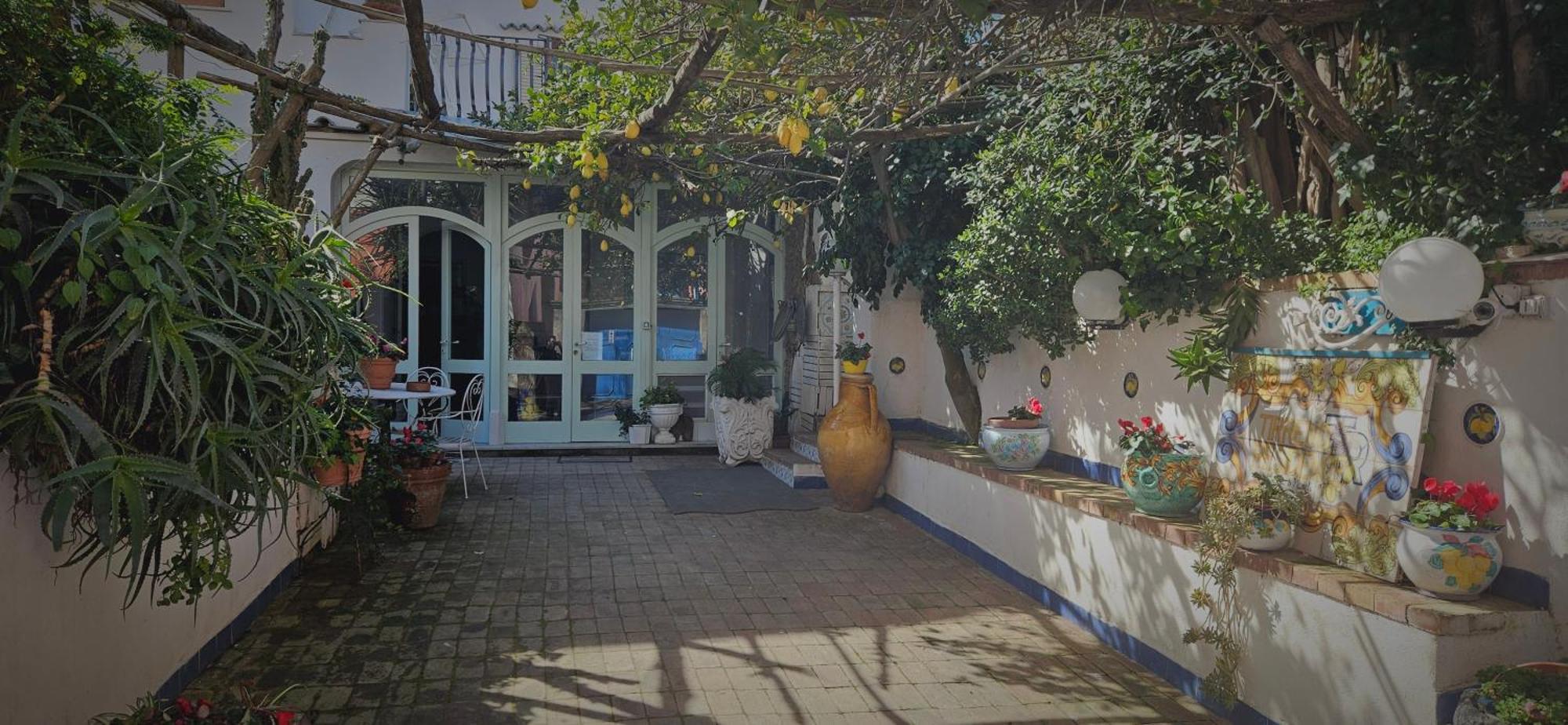 Piccolo Tirreno Hotel Residence Procida Ngoại thất bức ảnh