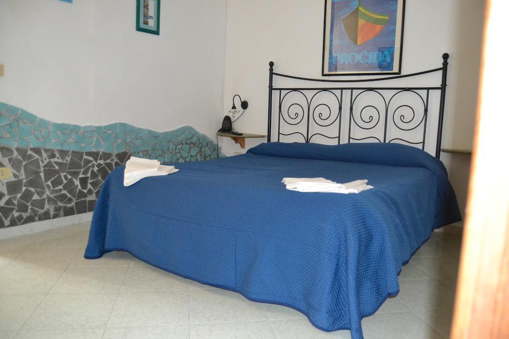 Piccolo Tirreno Hotel Residence Procida Phòng bức ảnh